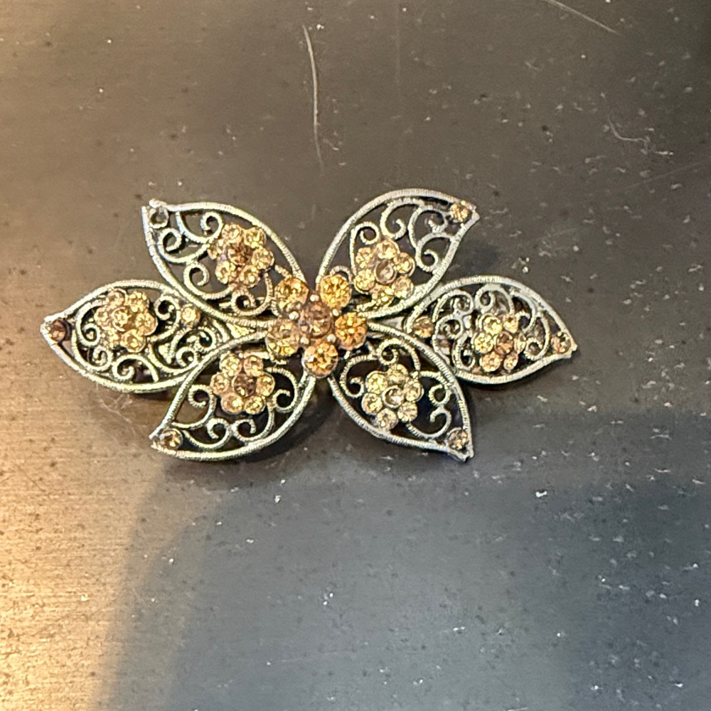 Elegant Gold Floral hair clip